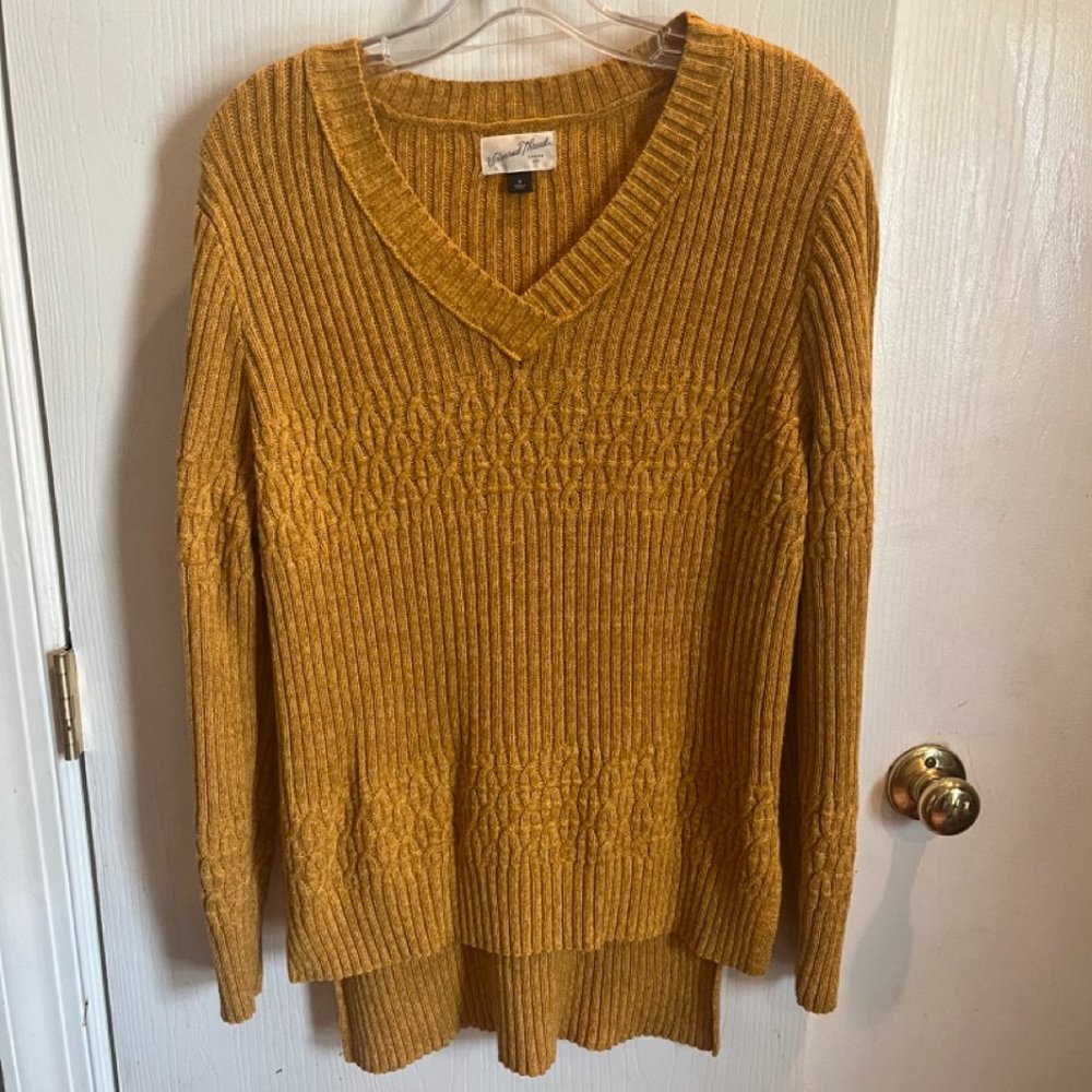 Universal Thread Gold Mustard V-Neck Pullover Sweater
